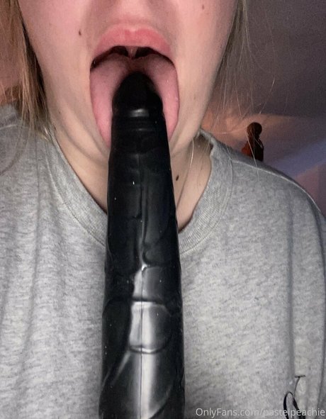 pastelpeachie perfect actress img