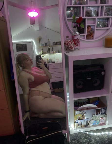 pastelpeachie star nudes images