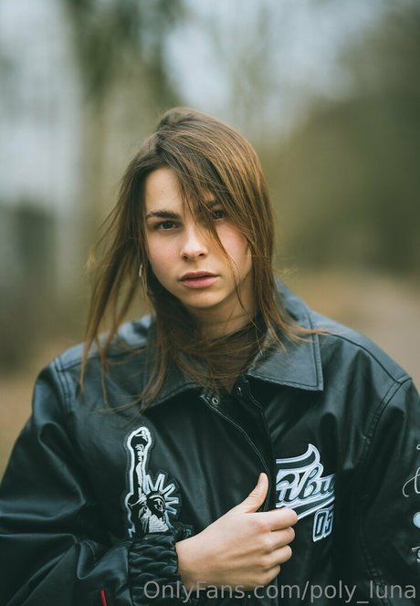 poly luna perfect model pictures