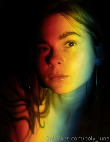 poly luna nude star photos