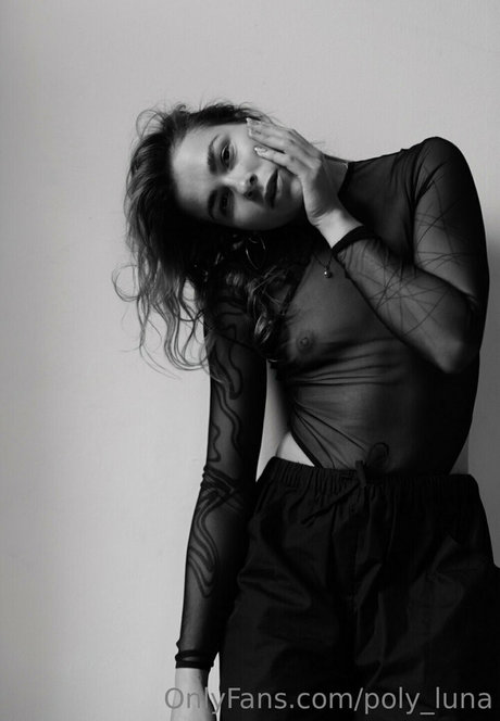 poly luna perfect model galleries