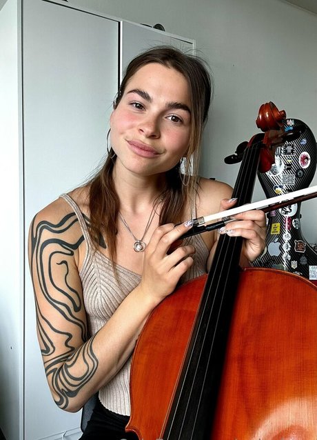 poly luna model perfect images