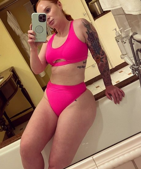 Ash e e porn model pic