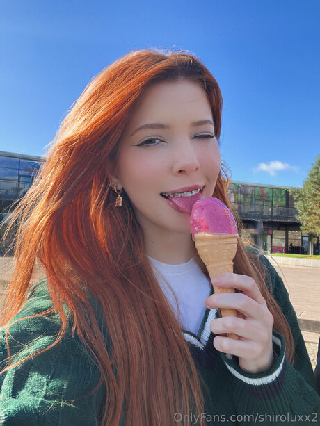 shiroluxx2 pornstar nude pics