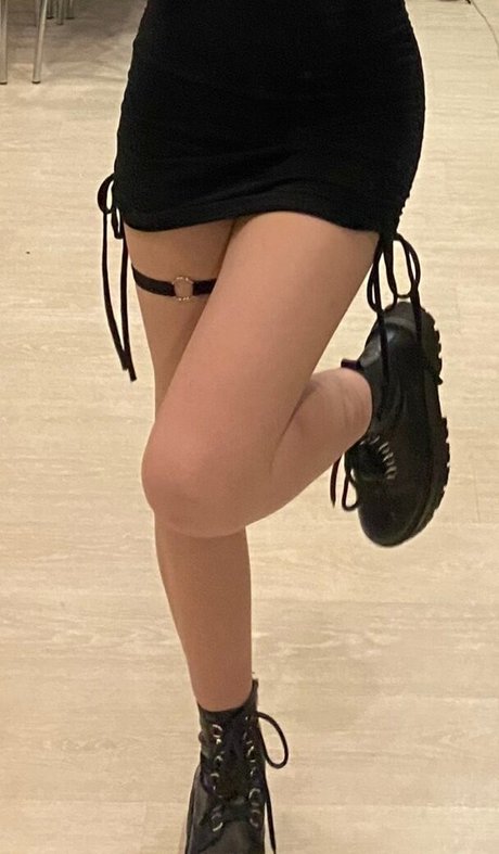 whylollycry model adult archive