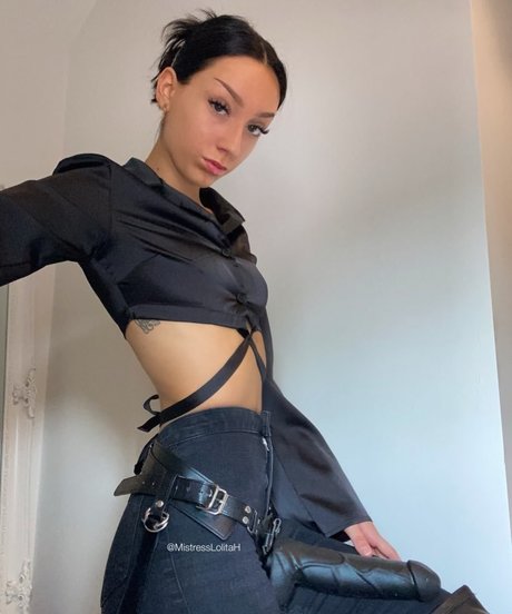 MistressLolitaH naked model galleries