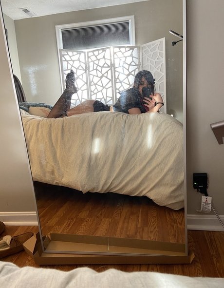 Ellocentric star hot archive