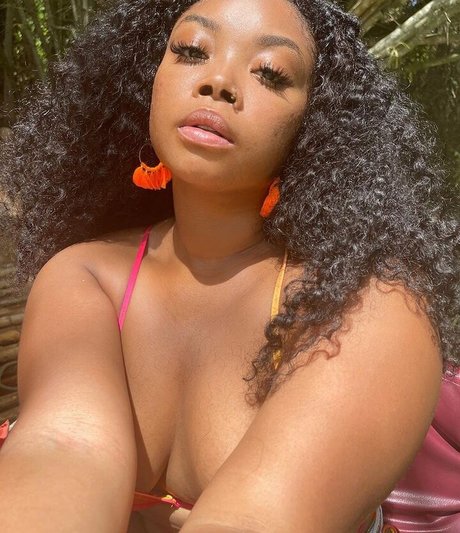 Akiyajeri pornstar pretty photo