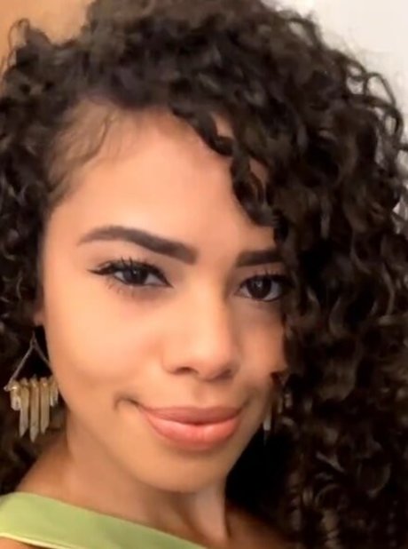 Walessa Munoz sex model photo