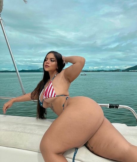 Grace Bon model naked pic