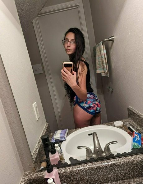 sugar grump pretty pornstar img