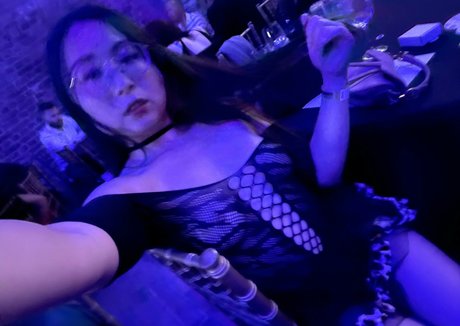 yimingcuriosityofficial pornstar nude images