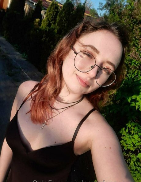 persefonayoung naked model pics