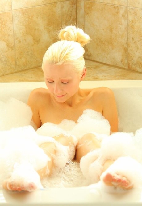 Prettiest Feet free pornstar photo