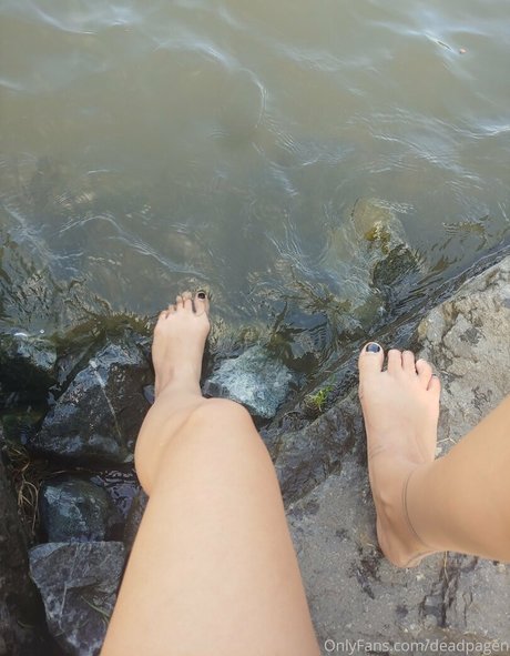 deadpagen pornstar naked image