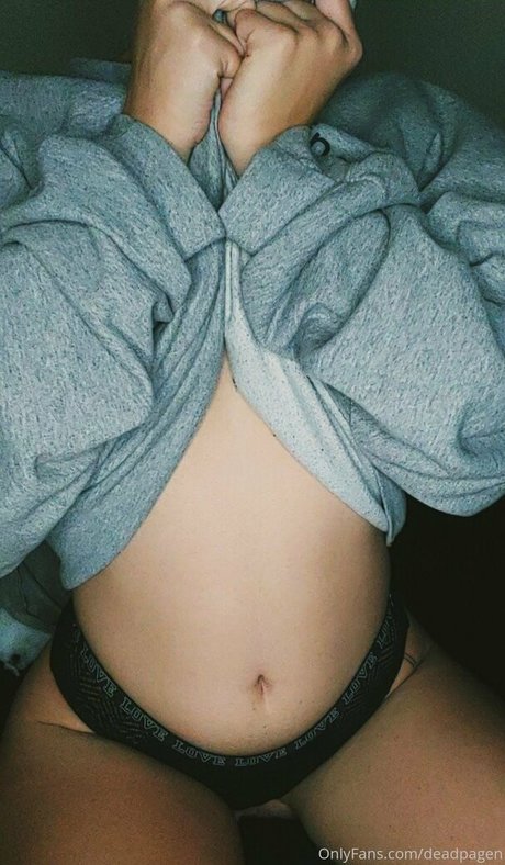 deadpagen naked star photo