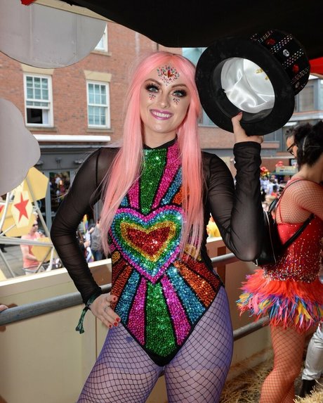 Katie McGlynn star high quality image