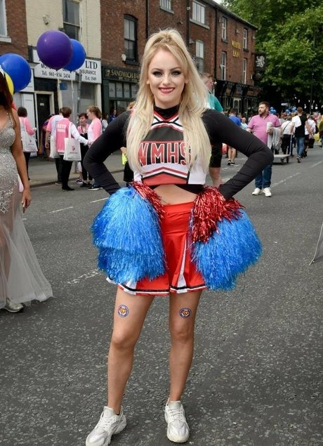 Katie McGlynn nudes model pictures