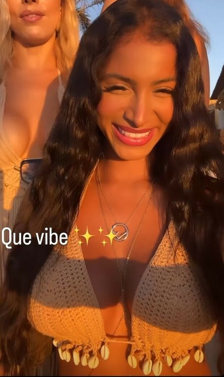 Dubai Escort star images