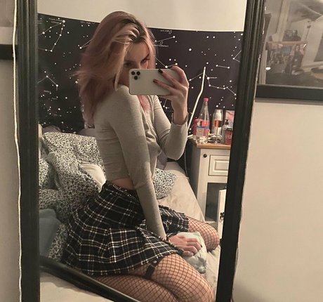 freeryliepink star top img