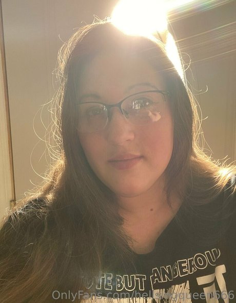 hellsingqueen666 model nude pictures