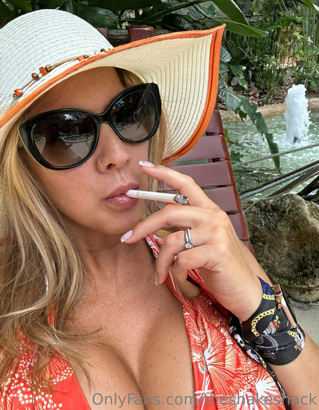 theshakeshack sexy star pics