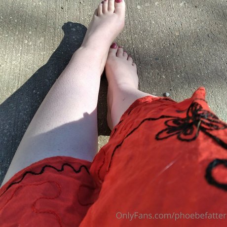 phoebefatter erotic model photo