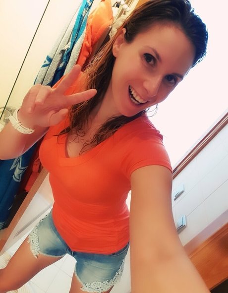 ellyedelweiss sexy actress picture