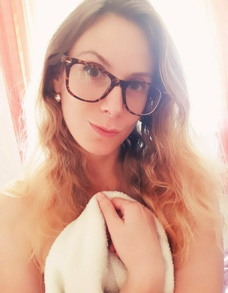 ellyedelweiss pretty model pics