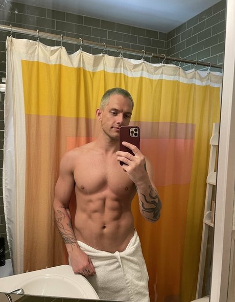 taytehanson pretty actress pic