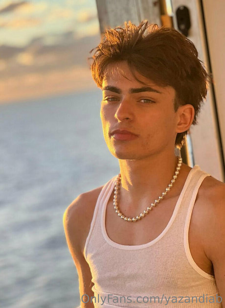 yazandiab hot actress photo