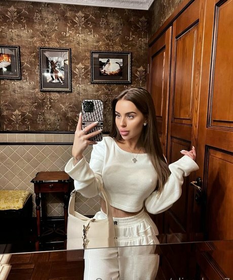 elise luna7 pornographic star photo