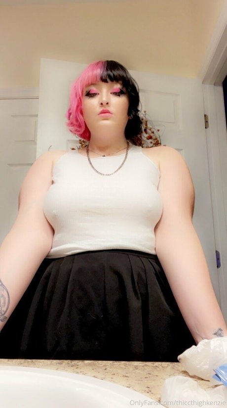 thiccthighkenzie pornstar nude archive