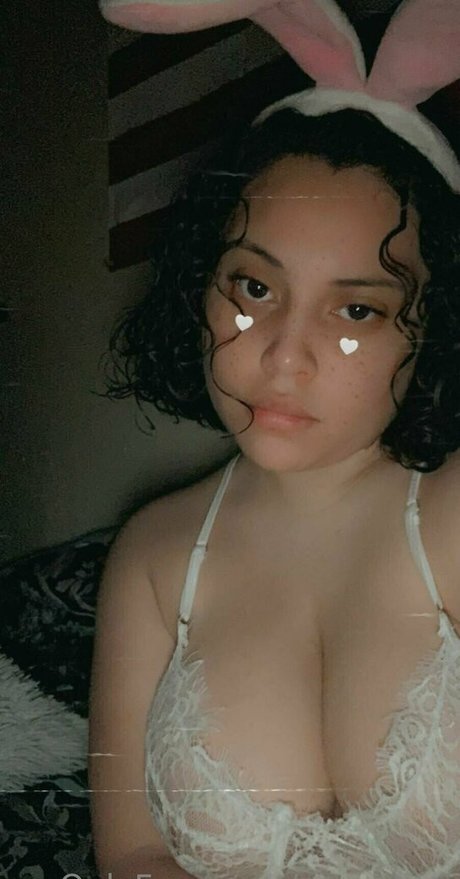 uwugucci sexy star pics