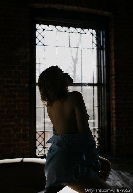 Dianaholiday pornstar art photo