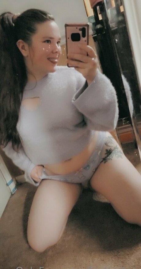 lilotterton model exclusive image