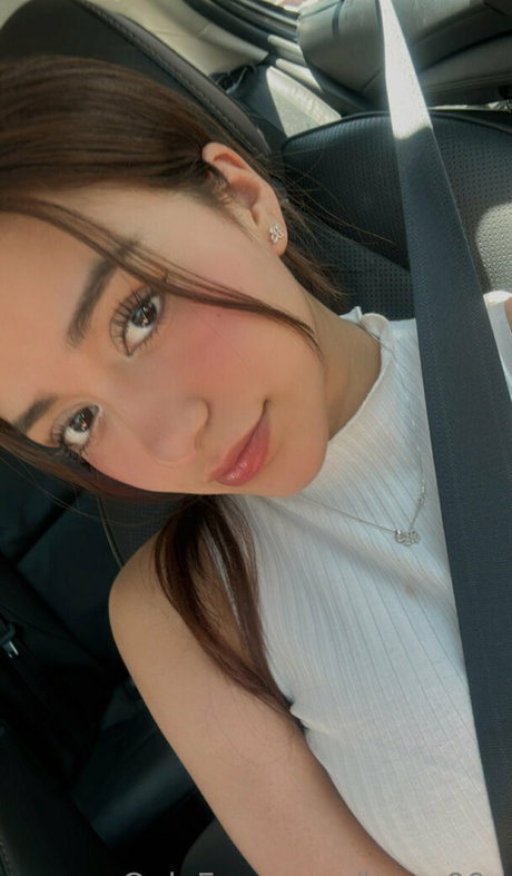 laura99x star nude pic