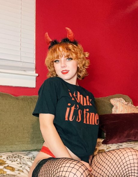 junestrawberriesfree sexy actress gallery