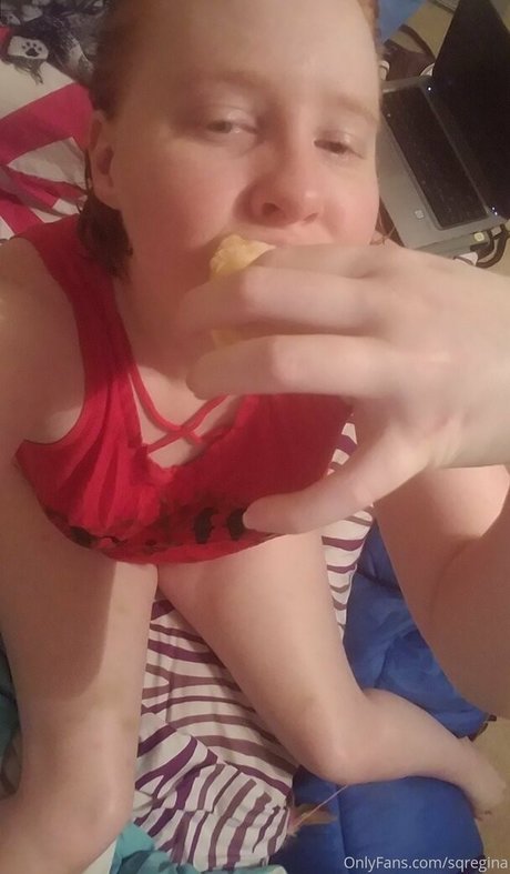 sqregina model top pic