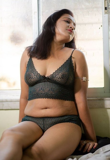 Mili Debnath Nude hot pornstar photos