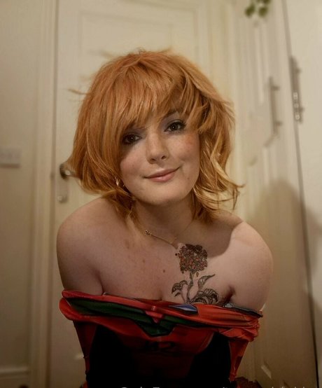 transgirlakira pornographic model galleries