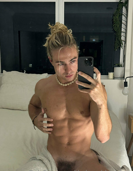 thebeachbumfree adult model image