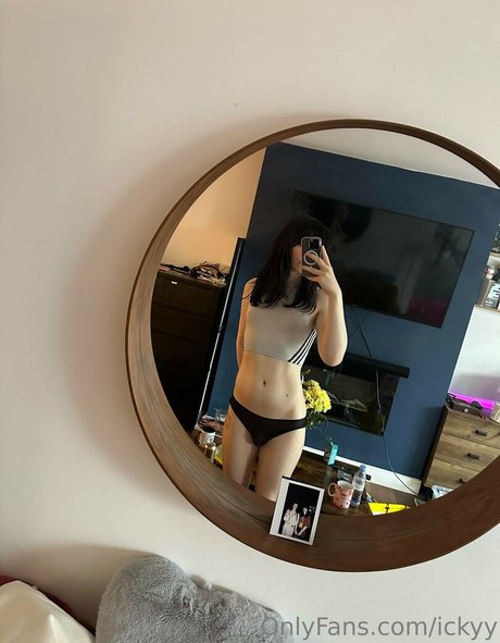 ickyypeach star porn pics