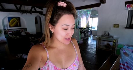 LaurDIY erotic star gallery