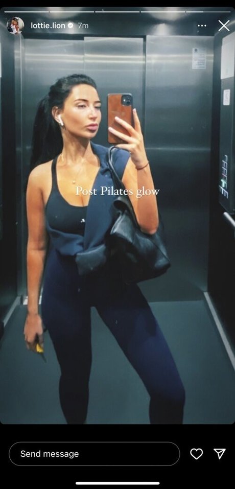 LottieLion pornstar top picture