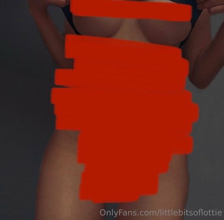 LottieLion model nude photo