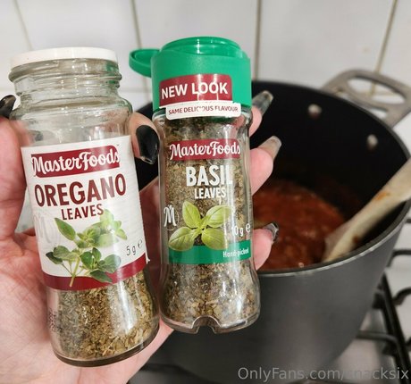 snacksixfree pornstar sexy pic