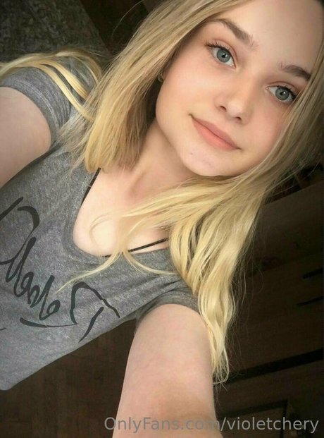 violetchery best actress photo