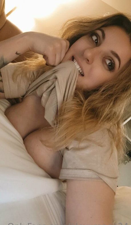 alexxrenee24 pornstar nude image