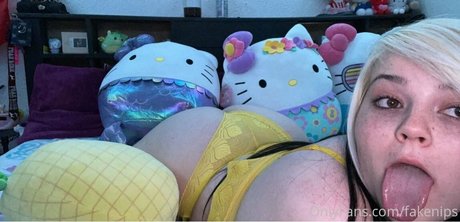 fakenips nude actress galleries